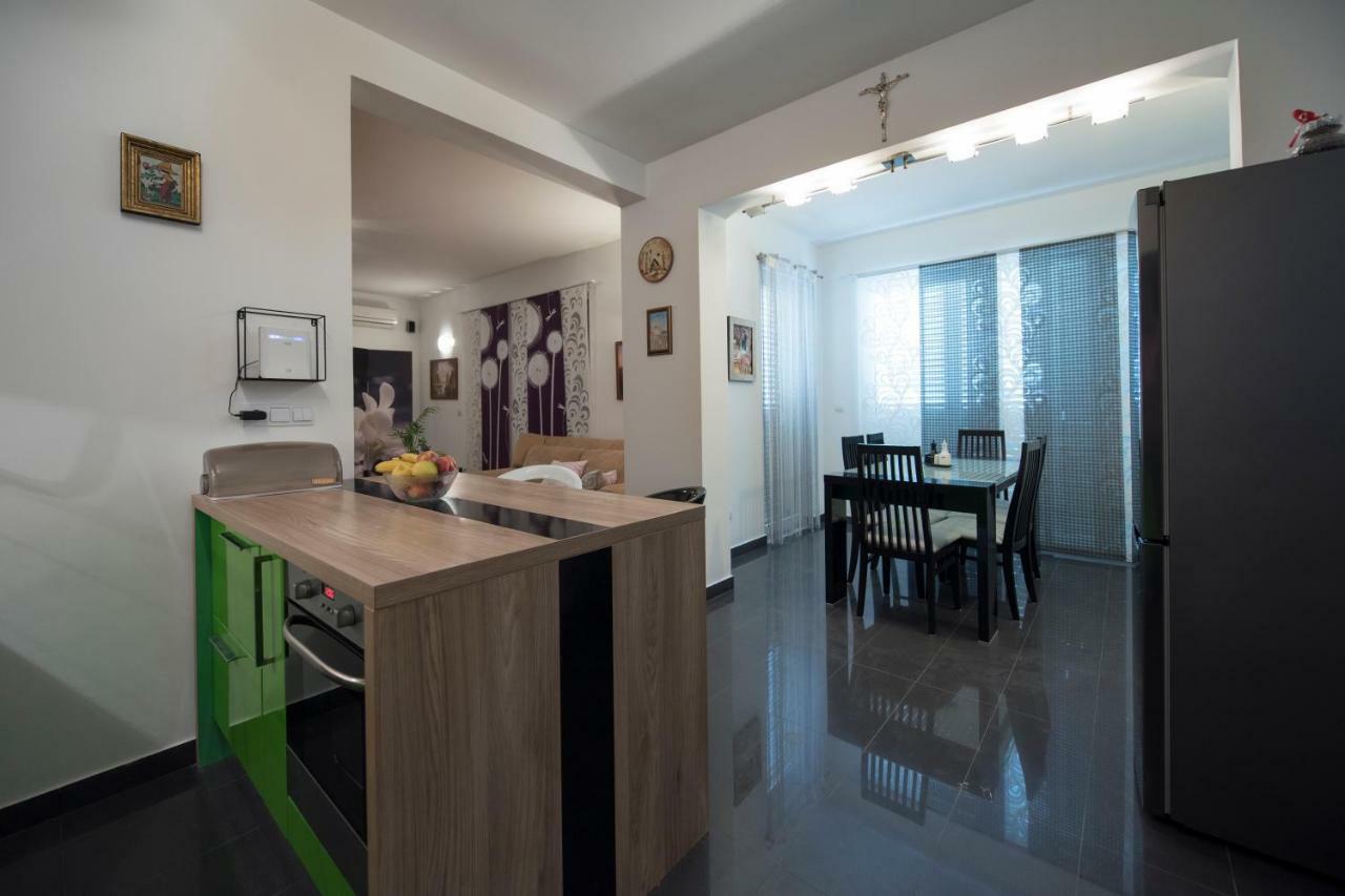 Holiday Home Elijah Creek สปลิท ภายนอก รูปภาพ